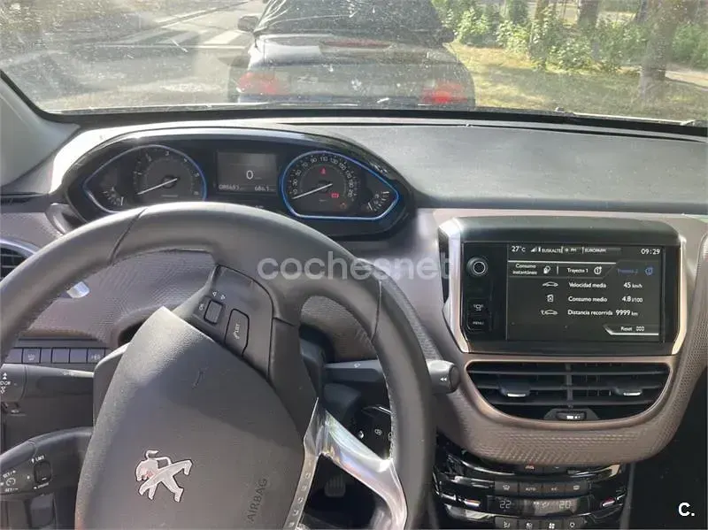 Usado Peugeot 2008 Allure 92 CV (67 kW) 2013 Blanco SUV