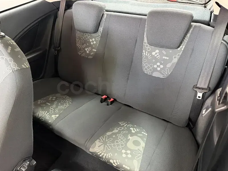 Usado Ford Ka Trend 69 CV (50 kW) 2015 Gris / plata Berlina