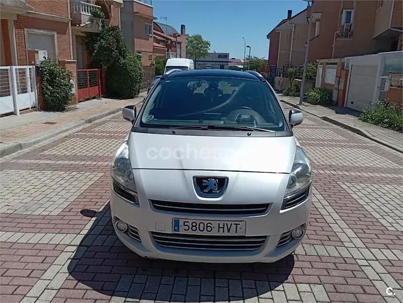Używany Peugeot 5008 Allure 150 KM (110 kW) 2011 Biały Minivan