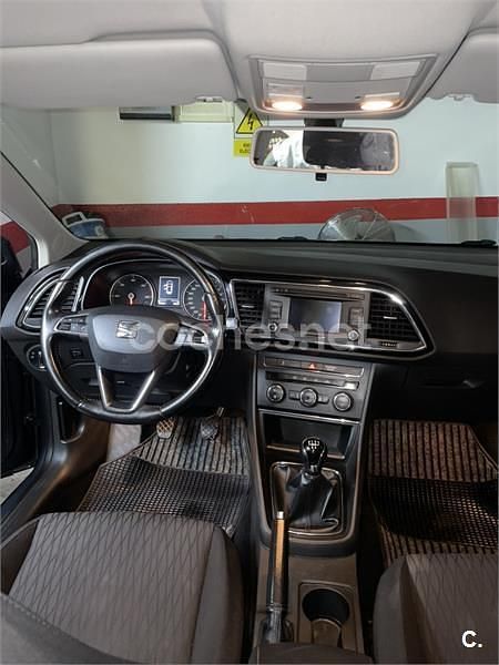 Usado Seat Leon ST Style 105 CV (77 kW) 2015 Gris / plata Familiar