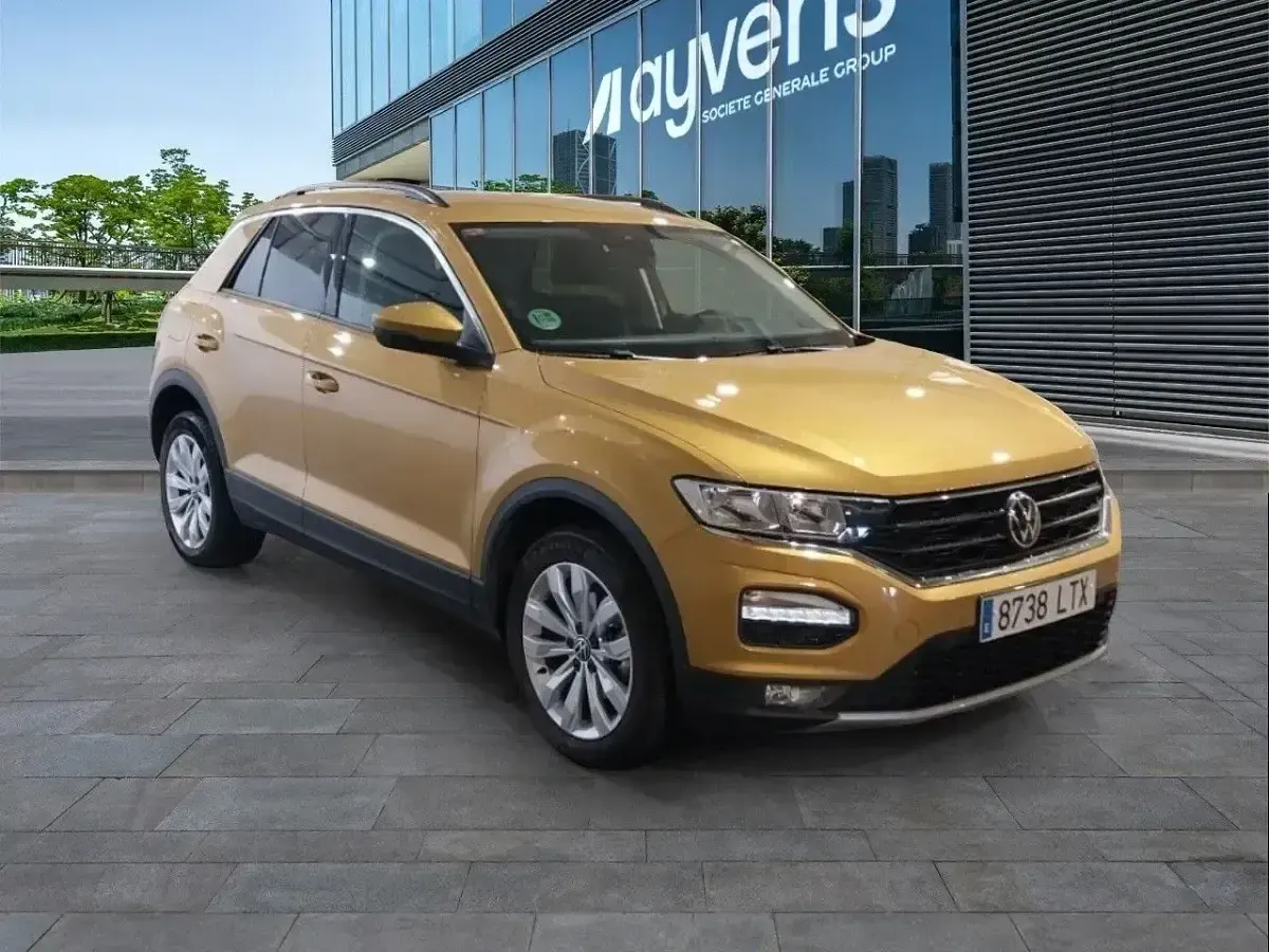 Usado VW T-Roc Advance 116 CV (85 kW) 2021 Amarillo SUV