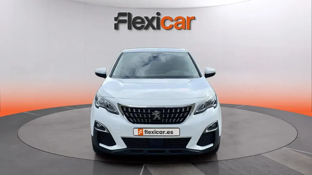 Usado Peugeot 3008 Access 131 CV (96 kW) 2019 Blanco Monovolumen