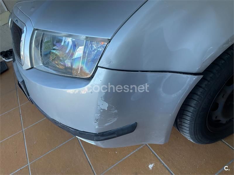 Usado Skoda Fabia Comfort 64 CV (47 kW) 2001 Gris / plata Berlina