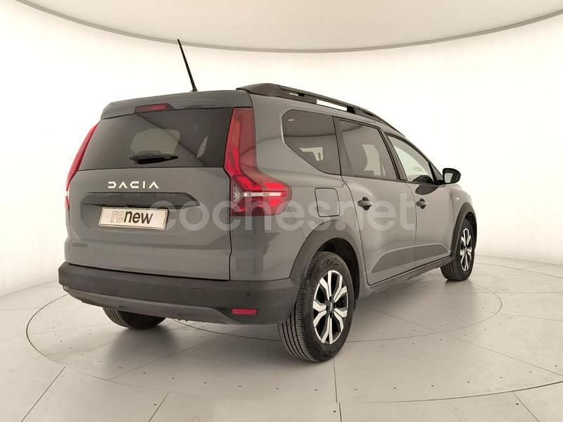 Usado Dacia Jogger Expression 110 CV (80 kW) 2024 Gris / plata Monovolumen