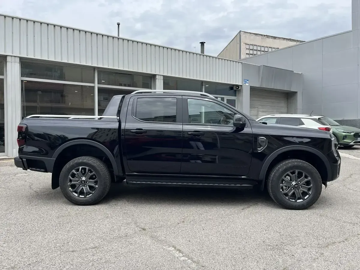 Nuevo Ford Ranger Wildtrack 240 CV (176 kW) 2025 Azul Pickup/Camioneta
