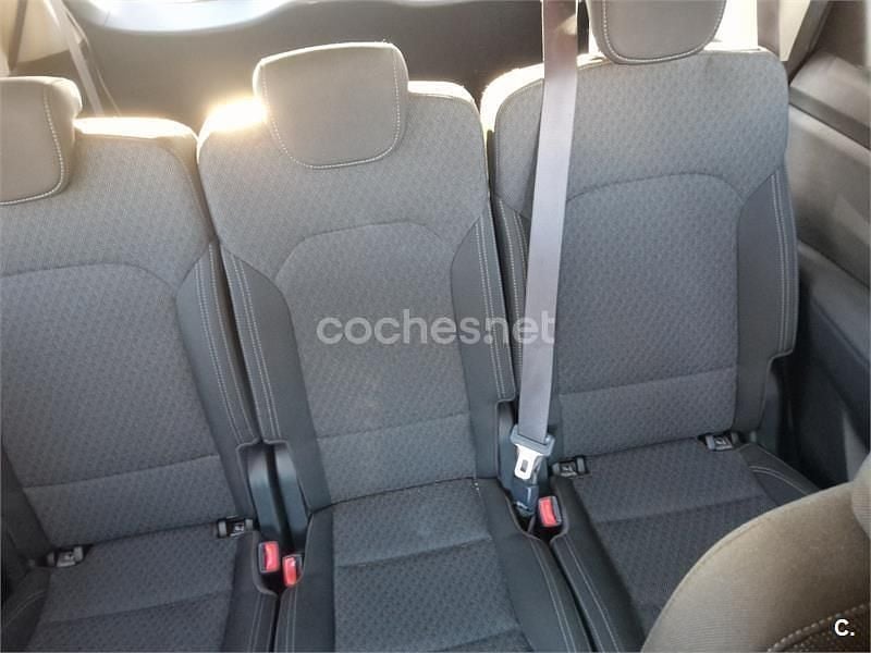 Usado Kia Carens 135 CV (99 kW) 2018 Blanco Monovolumen