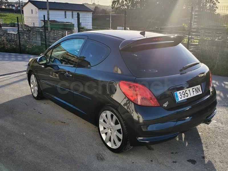 Usado Peugeot 207 120 CV (88 kW) 2007 Negro Berlina