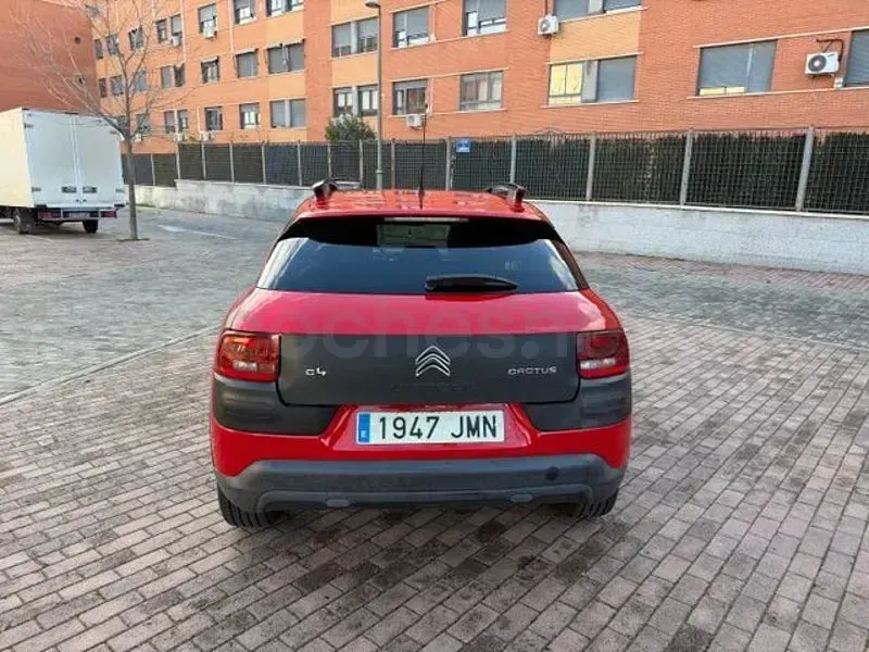 Usado Citroën C4 Shine 100 CV (73 kW) 2016 Rojo Berlina