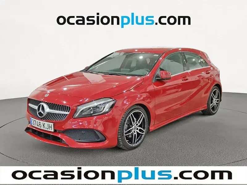 Rojo Usado 2018 Mercedes A180 AMG Utilitario | 19.090 € (Caro) - Imagen 1/4