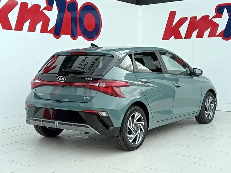 Usado Hyundai i20 100 CV (73 kW) 2025 Verde Utilitario