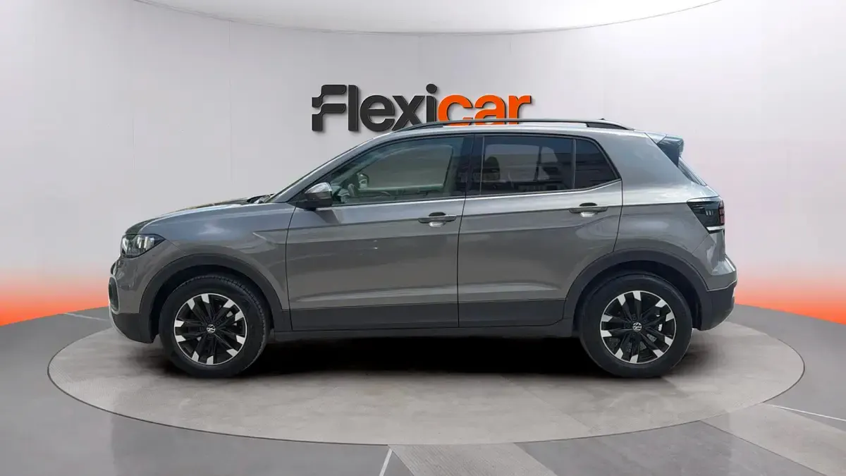 Usado VW T-Cross Advance 110 CV (80 kW) 2021 Gris SUV