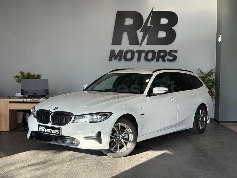Usado BMW 320e Comfort Edition 204 CV (150 kW) 2022 Blanco Familiar