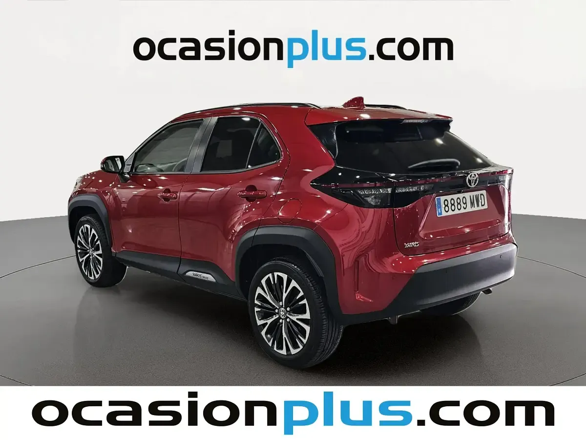 Usado Toyota Yaris Cross Style 132 CV (97 kW) 2024 Rojo SUV