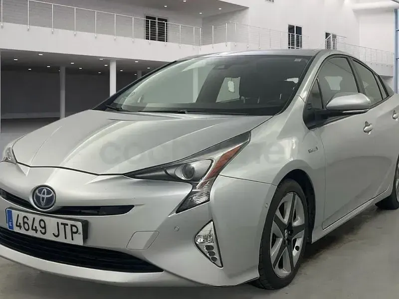 Usado Toyota Prius Advance 136 CV (100 kW) 2016 Gris / plata Berlina