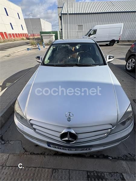 Usado Mercedes C220 Avantgarde 150 CV (110 kW) 2008 Gris / plata Berlina