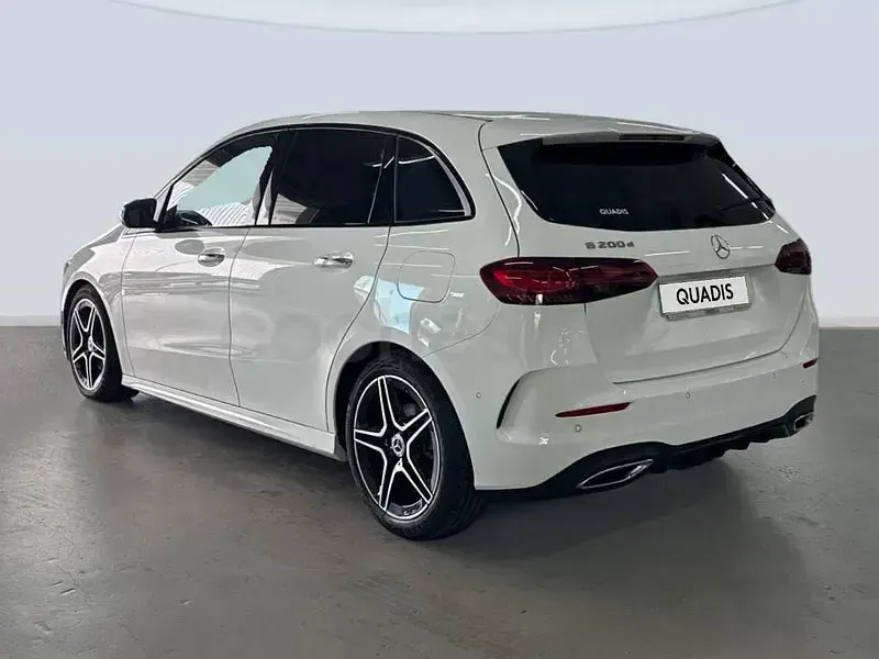 Usado Mercedes B200 150 CV (110 kW) 2024 Blanco Monovolumen