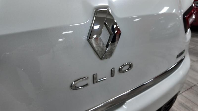 Usado Renault Clio IV LIMITED 90 CV (66 kW) 2017 Blanco Utilitario
