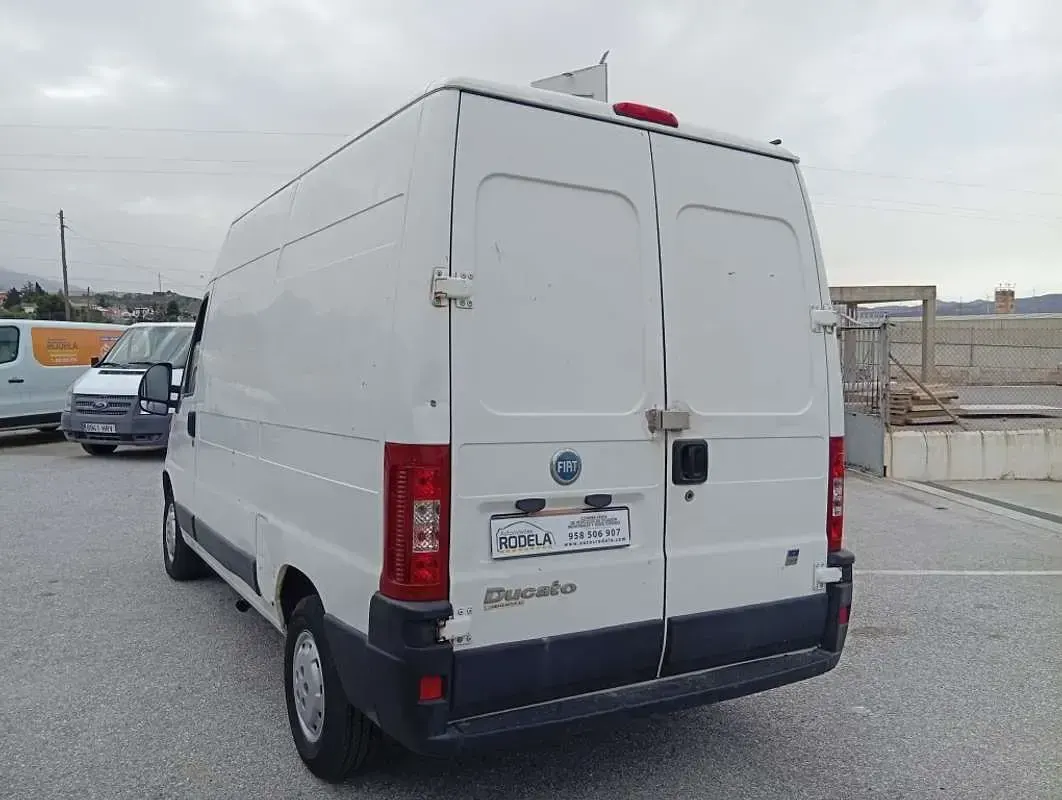 Usado Fiat Ducato 110 CV (80 kW) 2006 Blanco Van