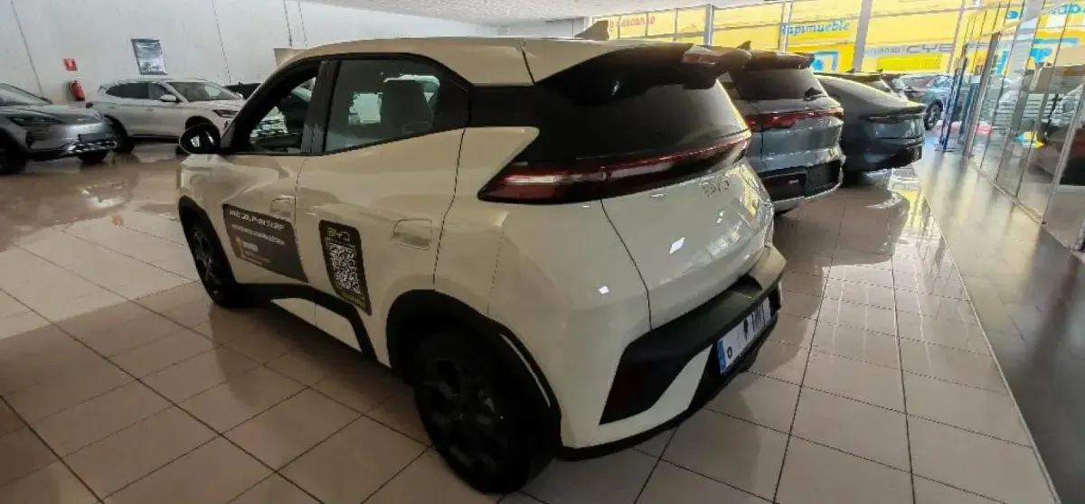 Nuevo BYD Dolphin Surf Boost 64 kW (88 CV) 2026 Apricity white Utilitario