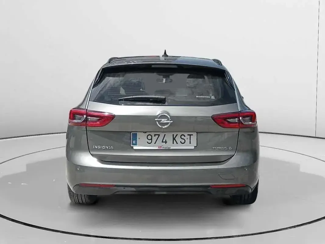 Usado Opel Insignia Selective 136 CV (100 kW) 2019 Gris Familiar