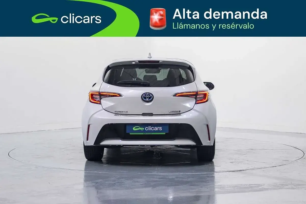 Usado Toyota Corolla Style 98 CV (72 kW) 2022 Blanco Berlina