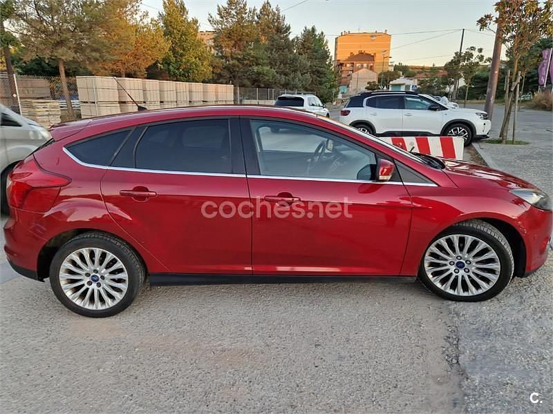 Rojo Usado 2011 Ford Focus Sport Berlina | 7000 € (Precio justo) - Imagen 1/4