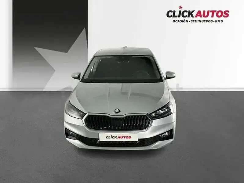 Usado Skoda Fabia Selection 115 CV (84 kW) 2025 Gris / plata Utilitario