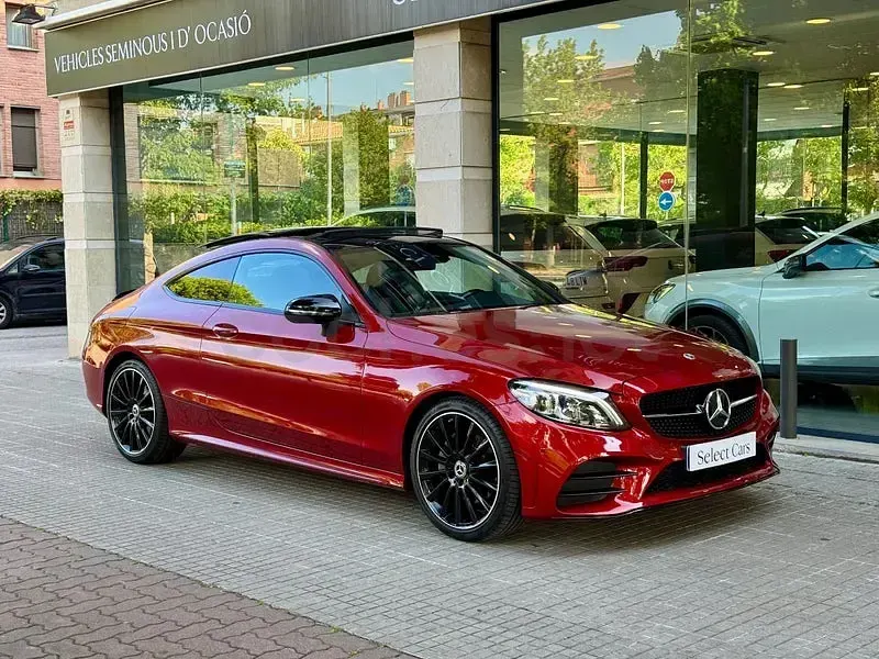 Käytetty Mercedes C220 194 HP (142 kW) 2023 Punainen Coupe - kaksiovinen