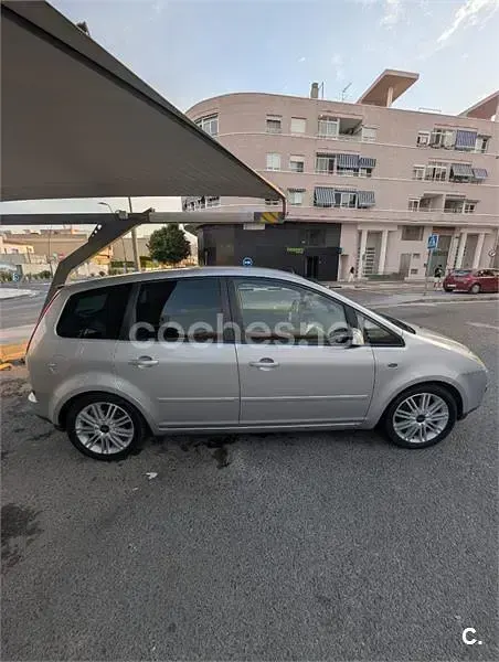 Usado Ford C-MAX Ghia 115 CV (84 kW) 2007 Gris / plata Monovolumen
