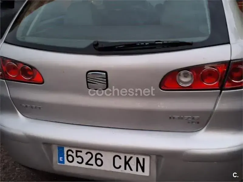 Usado Seat Ibiza Stella 100 CV (73 kW) 2003 Gris / plata Utilitario