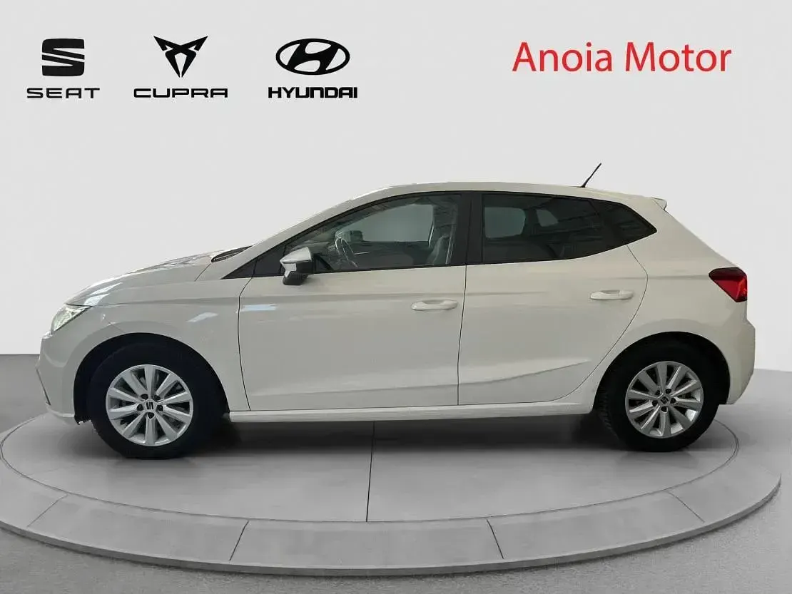 Usado Seat Ibiza Style Plus 110 CV (80 kW) 2022 Blanco Utilitario
