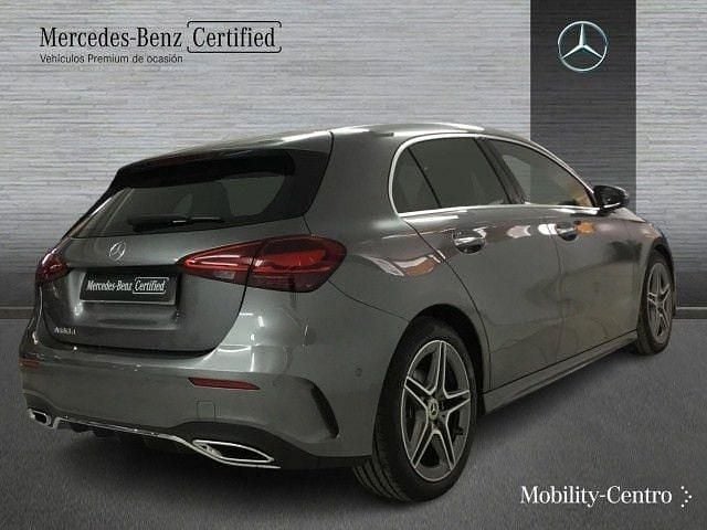 Usado Mercedes A180 AMG line 116 CV (85 kW) 2024 Gris montaña Utilitario