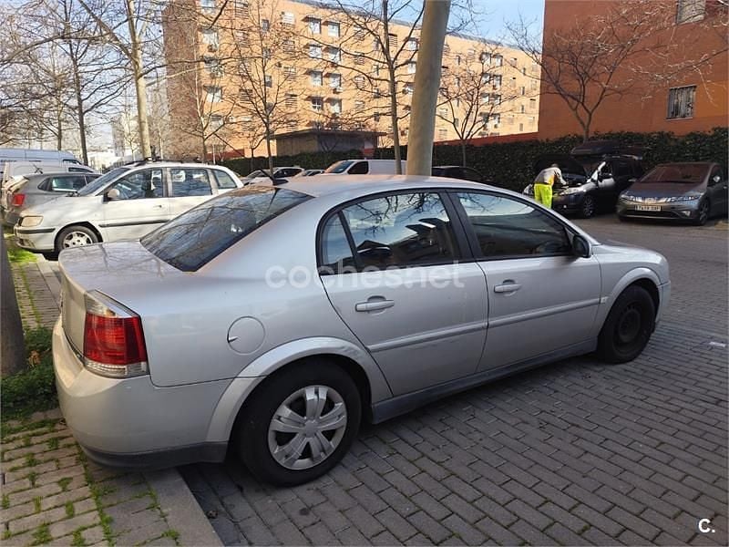Usado Opel Vectra Comfort 100 CV (73 kW) 2003 Gris / plata Berlina