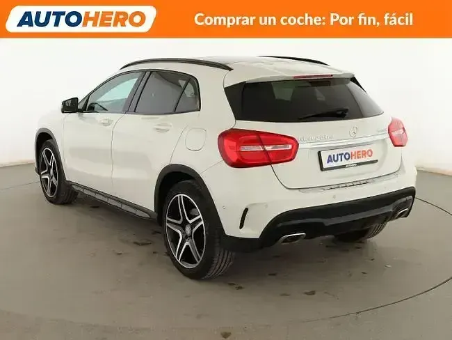 Usado Mercedes GLA220 AMG line 177 CV (130 kW) 2016 Blanco SUV