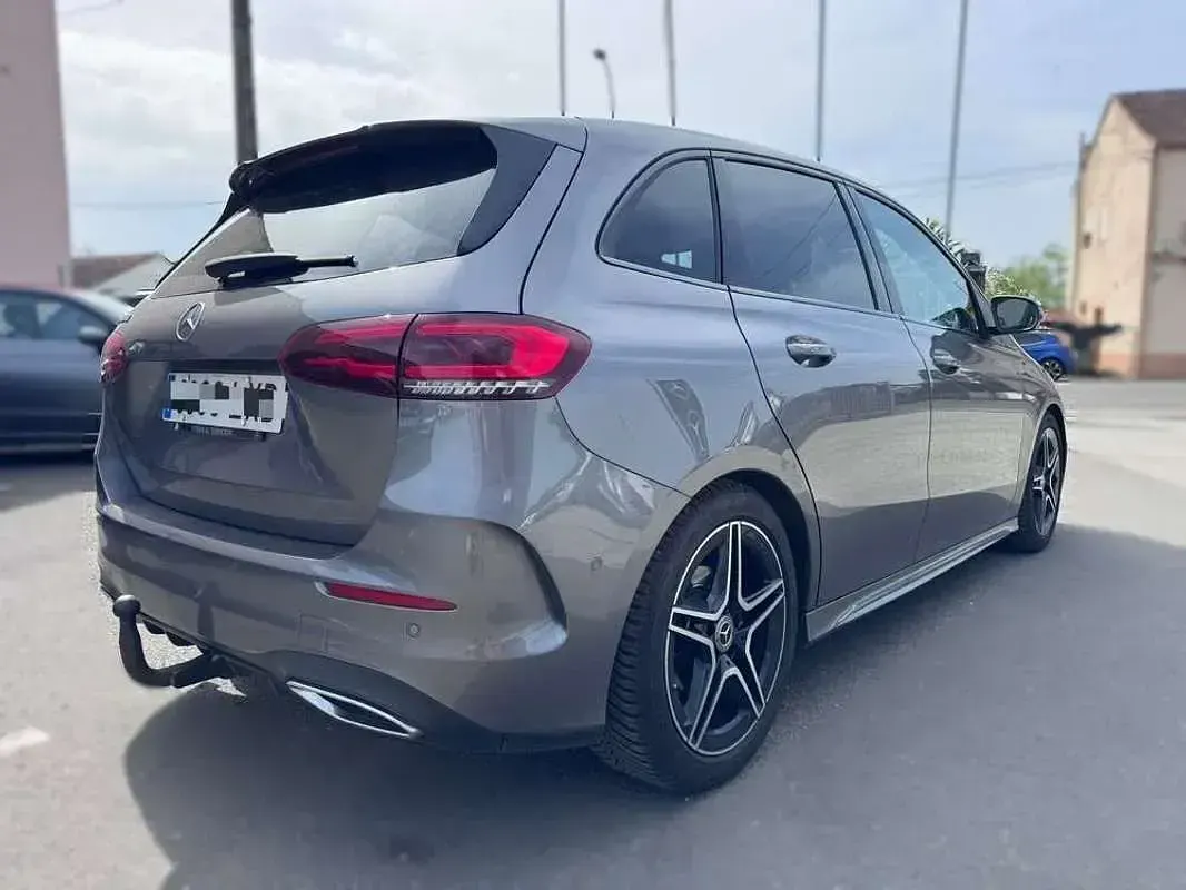 Usado Mercedes B200 150 CV (110 kW) 2022 Gris Monovolumen