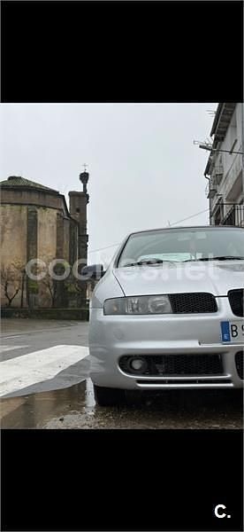Usado Seat Leon 125 CV (91 kW) 2000 Gris / plata Berlina