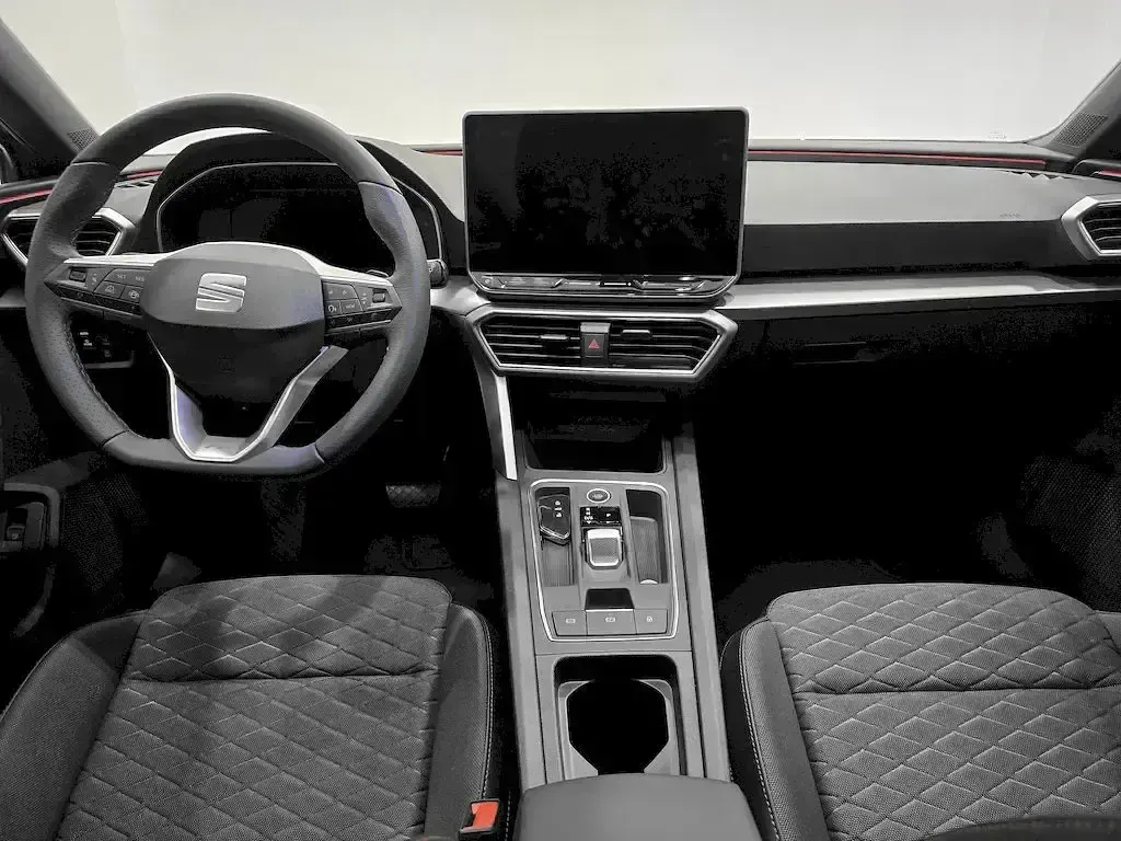 Usado Seat Leon FR 204 CV (150 kW) 2026 Gris Berlina