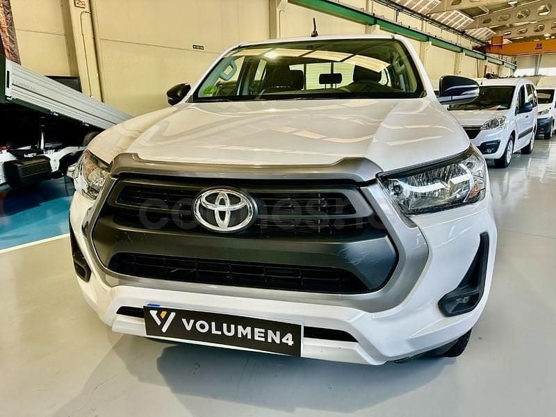 Usado Toyota HiLux 150 CV (110 kW) 2022 Blanco Pickup/Camioneta
