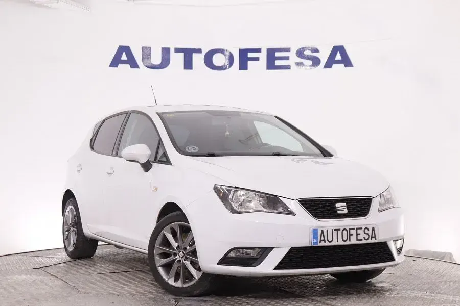 Usado Seat Ibiza I-Tech 105 CV (77 kW) 2015 Blanco