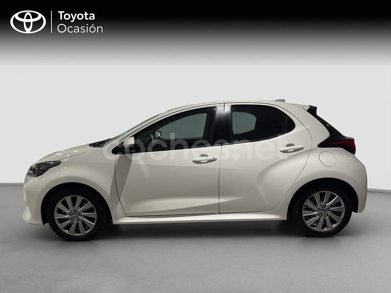 Usado Toyota Yaris Hybrid Active 116 CV (85 kW) 2022 Blanco Berlina