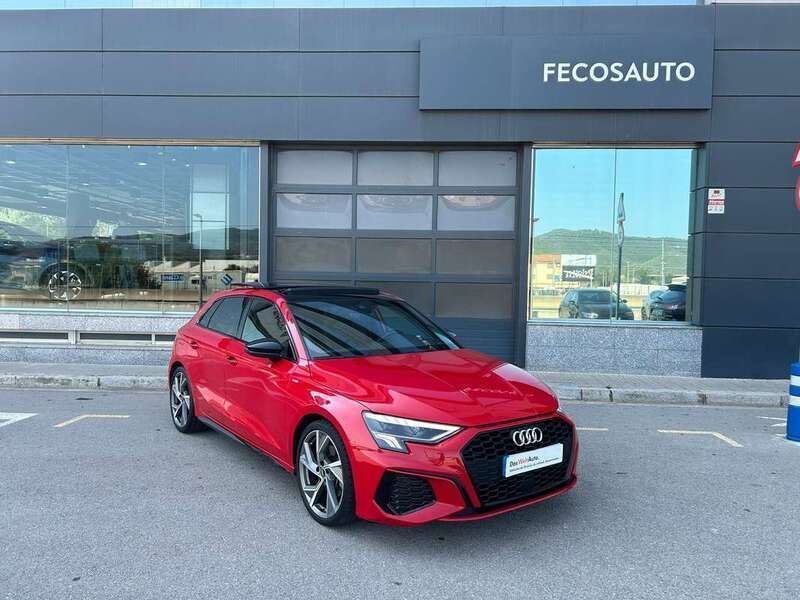 Rojo Usado 2023 Audi A3 Sportback Ambiente Utilitario | 31.490 € (Caro) - Imagen 1/4