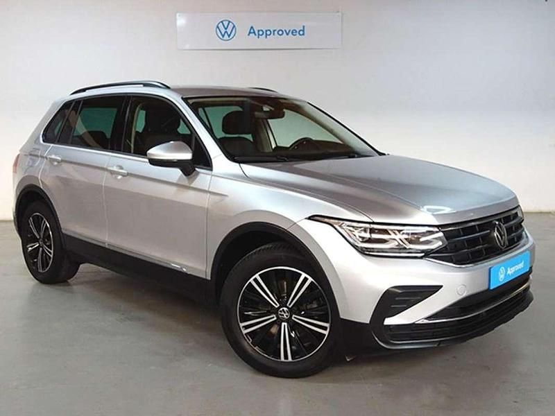 Usado VW Tiguan Life 122 CV (89 kW) 2022 Plateado SUV