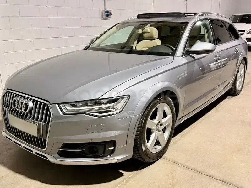 Usado Audi A6 Allroad 272 CV (200 kW) 2018 Gris / plata Familiar