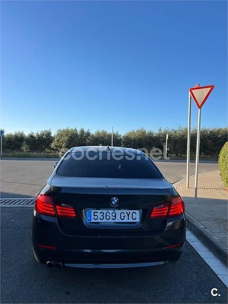 Gris / plata Usado 2010 BMW 520 Comfort Edition Berlina | 9800 € (Precio justo) - Imagen 1/4
