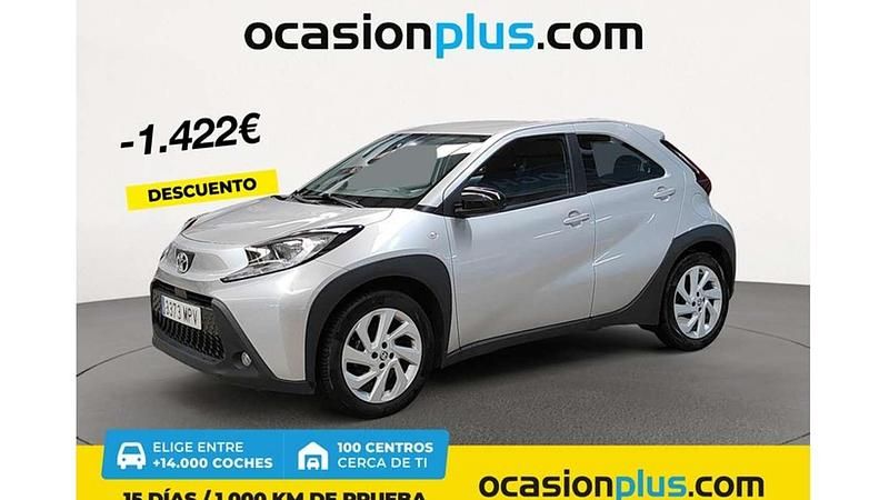 Gris Usado 2024 Toyota Aygo Play Utilitario | 14.228 € (Precio justo) - Imagen 1/4