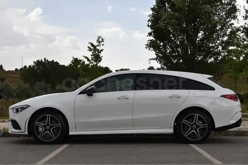 Usado Mercedes CLA250e Shooting Brake 218 CV (160 kW) 2021 Blanco Familiar