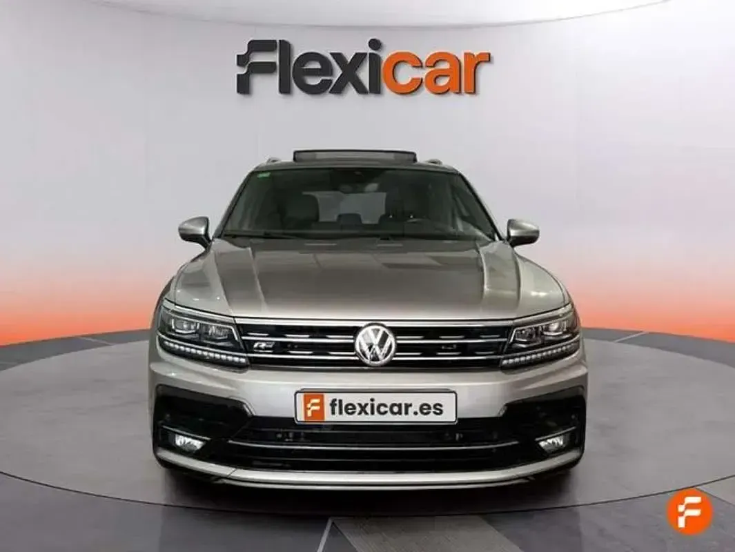 Usado VW Tiguan R-line 150 CV (110 kW) 2020 Gris SUV