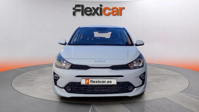Usado Kia Rio 84 CV (61 kW) 2023 Blanco Utilitario