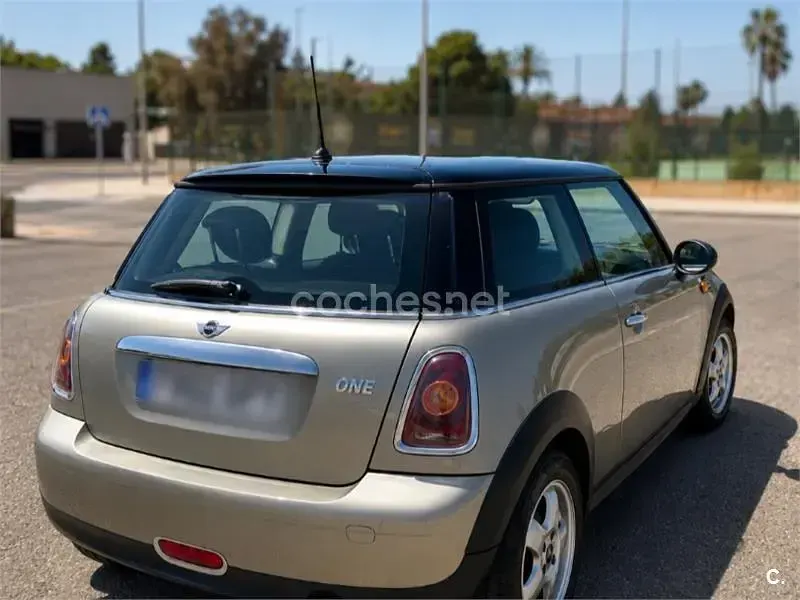 Usado Mini ONE 95 CV (69 kW) 2009 Beige Utilitario