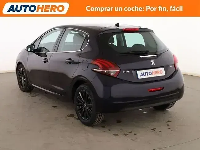 Usado Peugeot 208 Allure 100 CV (73 kW) 2015 Azul Utilitario